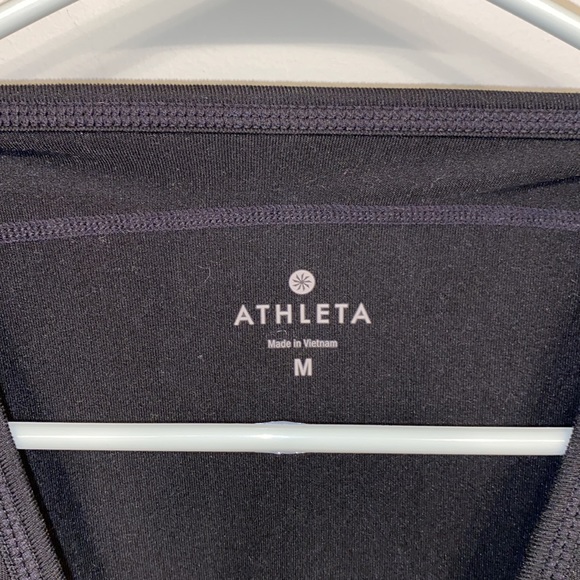Athleta warm soft black with black & grey pattern details workout shirt size M - Picture 2 of 5